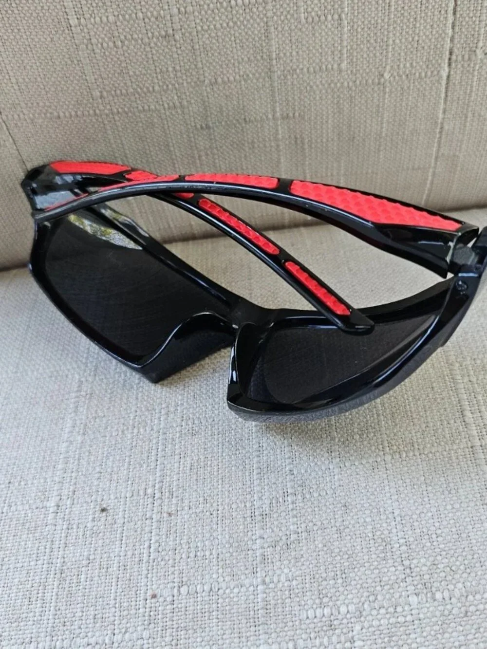 Men Sunglasses Sport Wrap Style Black/Red Plastic Frame Eyewear Shades New